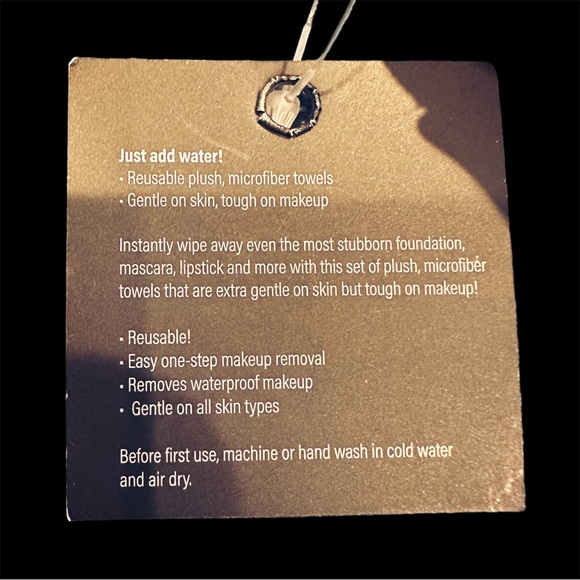 [ 2 FOR $25 ] 💀 MAKEUP REMOVING CLOTHS PACK OF 4 - Picture 6 of 6